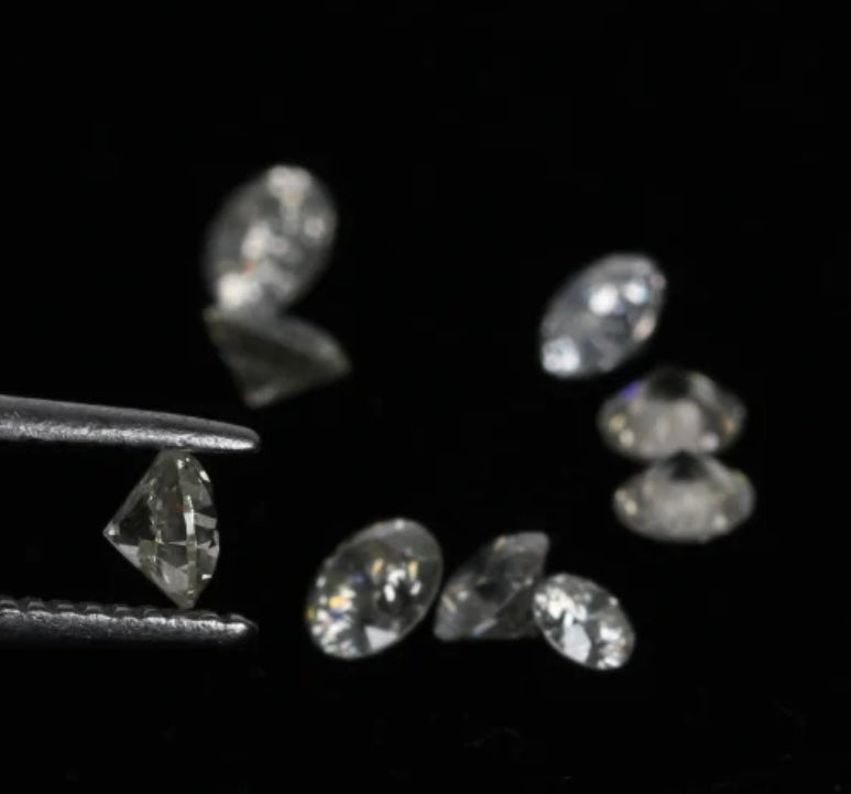 Loose round-cut Diamond